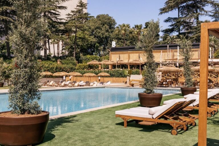 VIP Cabanas & Day Pool Pass — photo 2