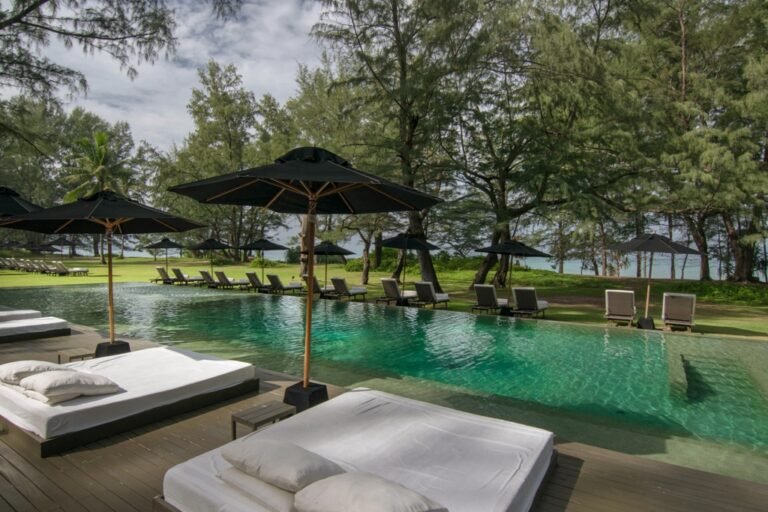 Hotel Pools, Beach Clubs and Spas in Phuket — photo 3