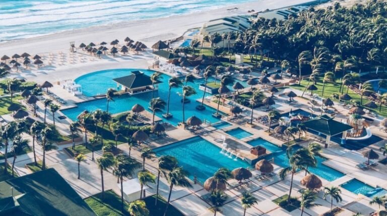 All Inclusive Day Pass with Pools & Beach