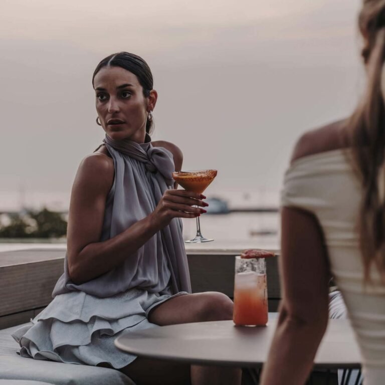 Poolside — photo 3