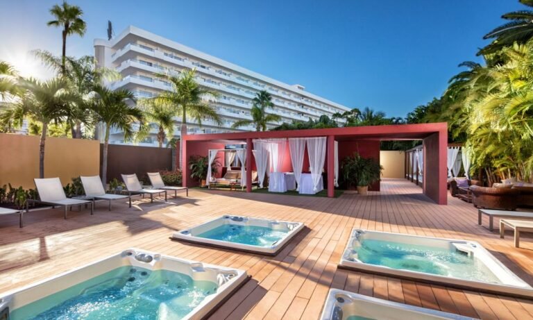 Deluxe Day Pass with Lunch — photo 4