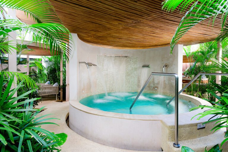 Best Hotel Pool Day Passes in Cancún, Quintana Roo — photo 3