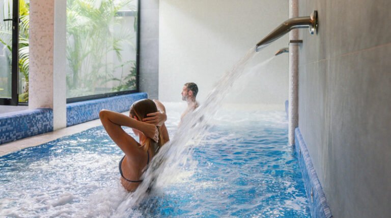 Day Pass Infinity Pool, Lunch & Spa