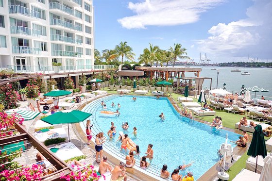 Beach Club in Miami — photo 4