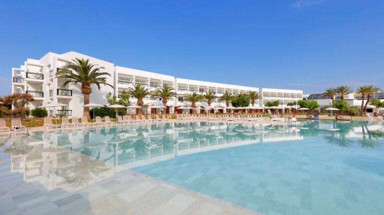 All Inclusive Day Pass with Buffet Lunch and Dinner in Ibiza — photo 3